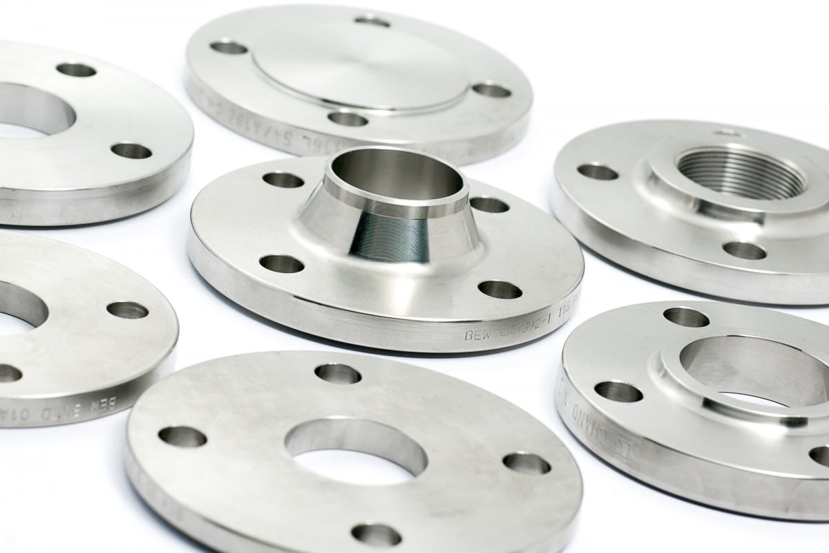 Machined flat face, raised face and hub flanges
